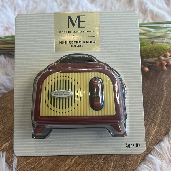 Modern Expression Mini Radio - Picture 1 of 6